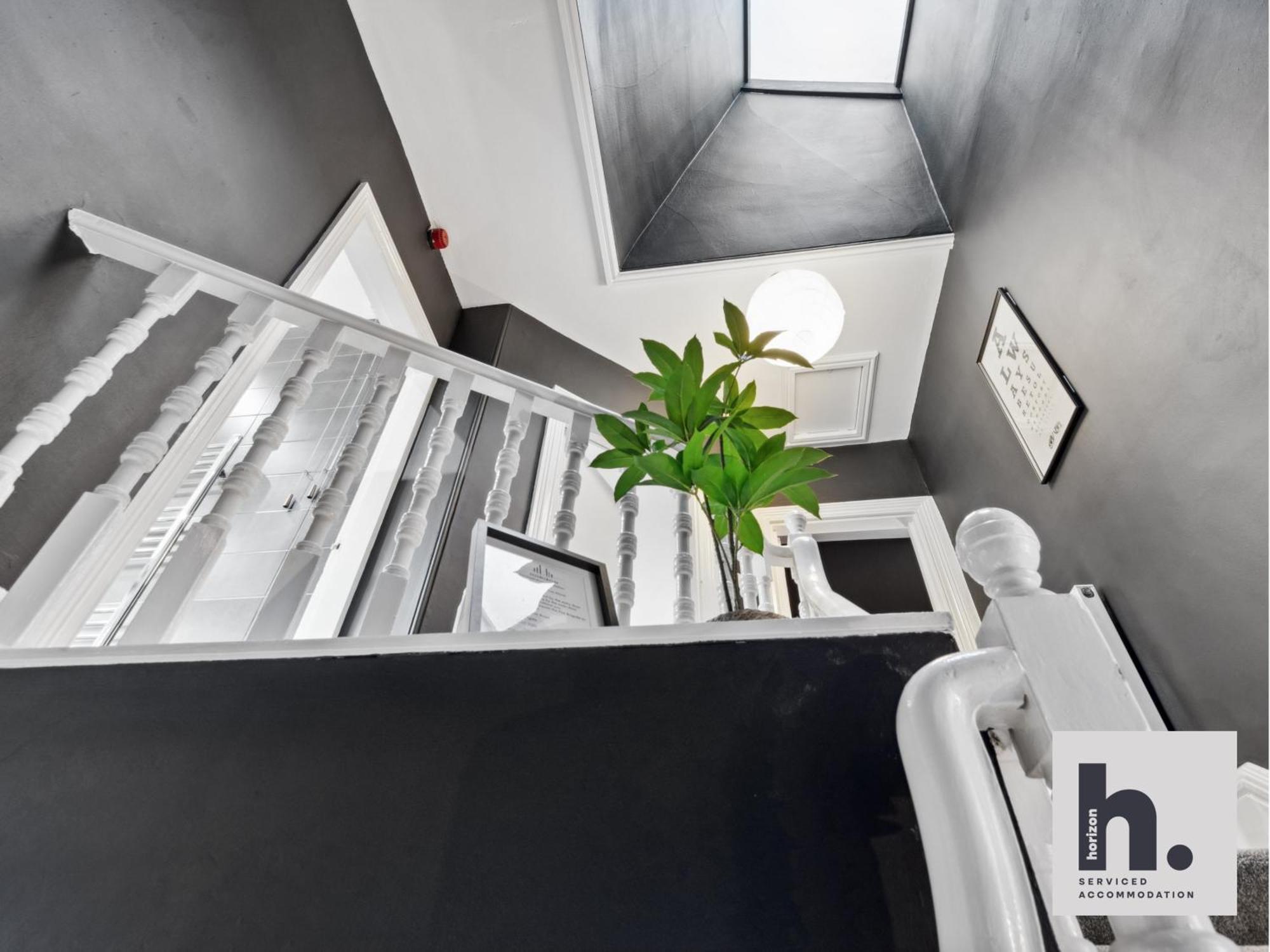 Free Parking - Penthouse - Business Stays - Relocating - St Харрогейт Экстерьер фото